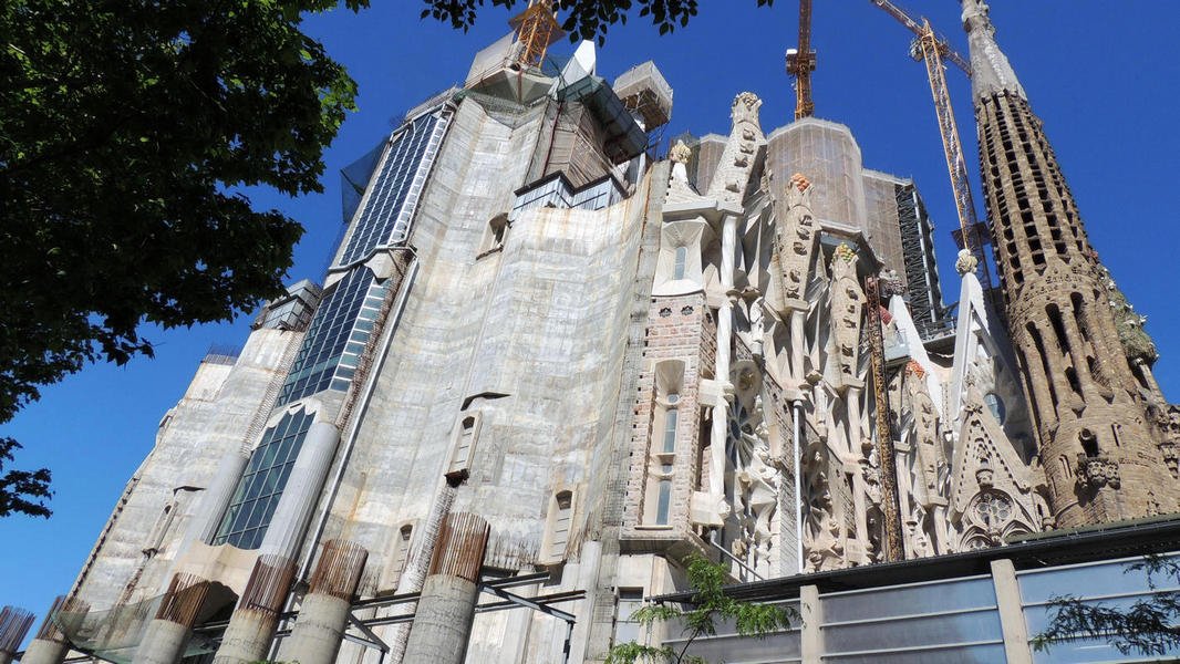 templedelasangradafamily3.jpg
