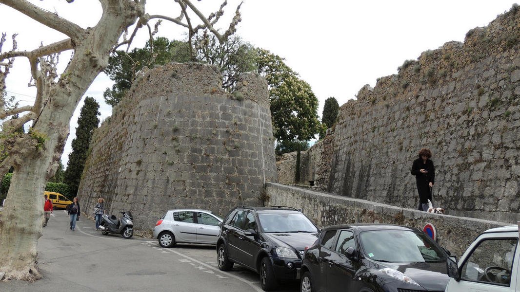 stpauldevence1b.jpg