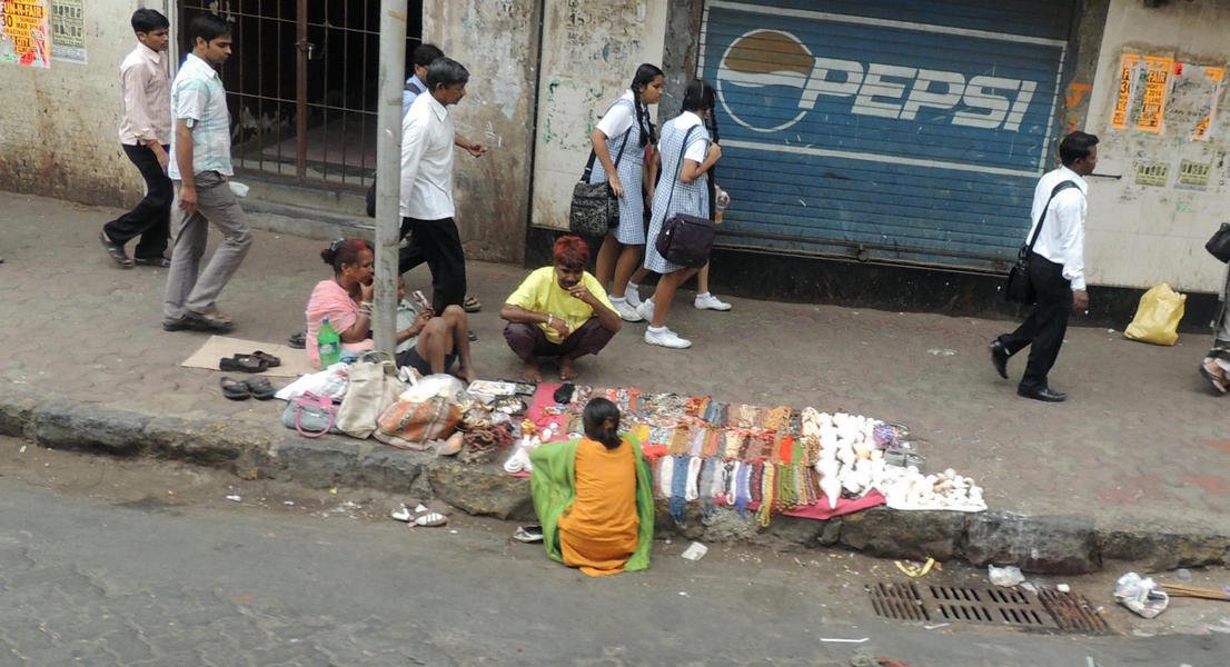 mumbai100streetvendor.jpg