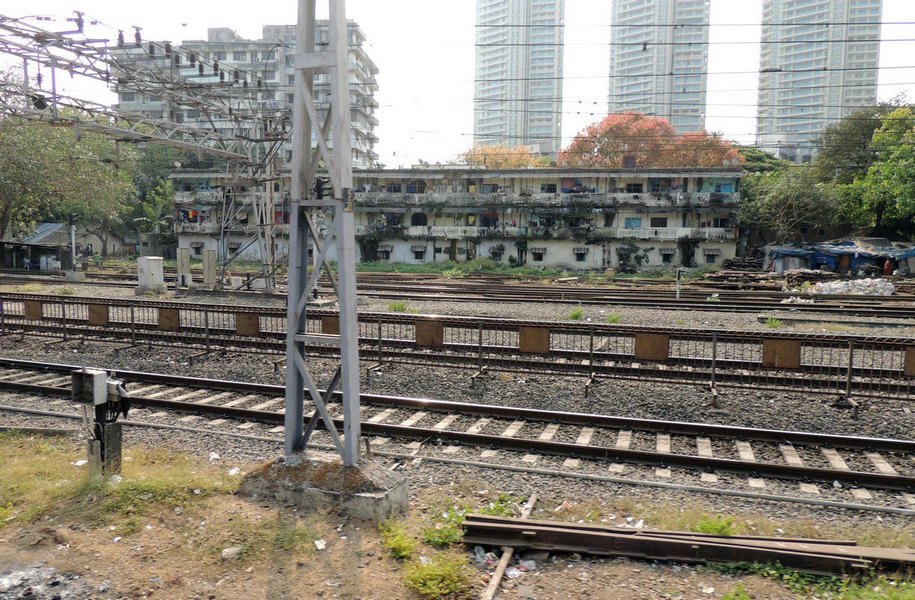 mumbai61trainride.jpg