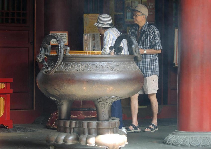 buddhisttemple2.jpg