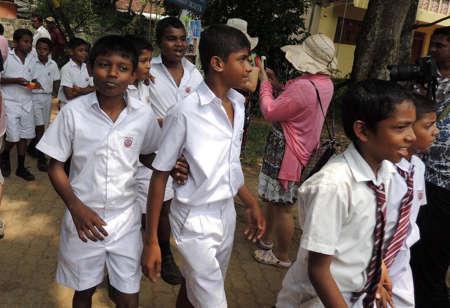 schoolchildren2.jpg