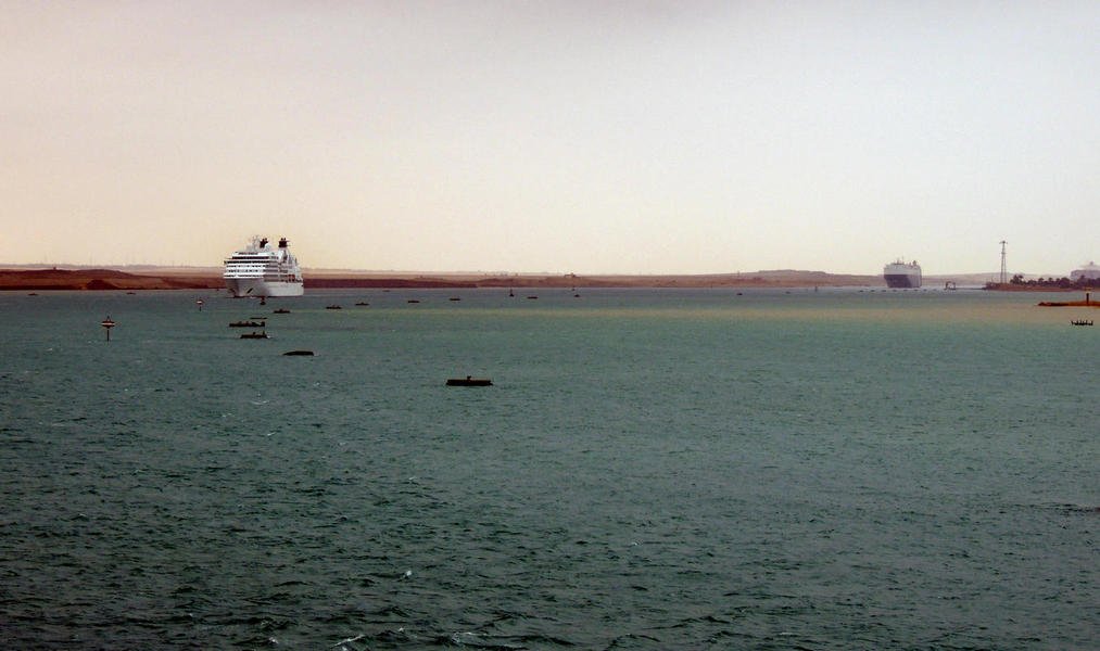 suezcanal2.jpg