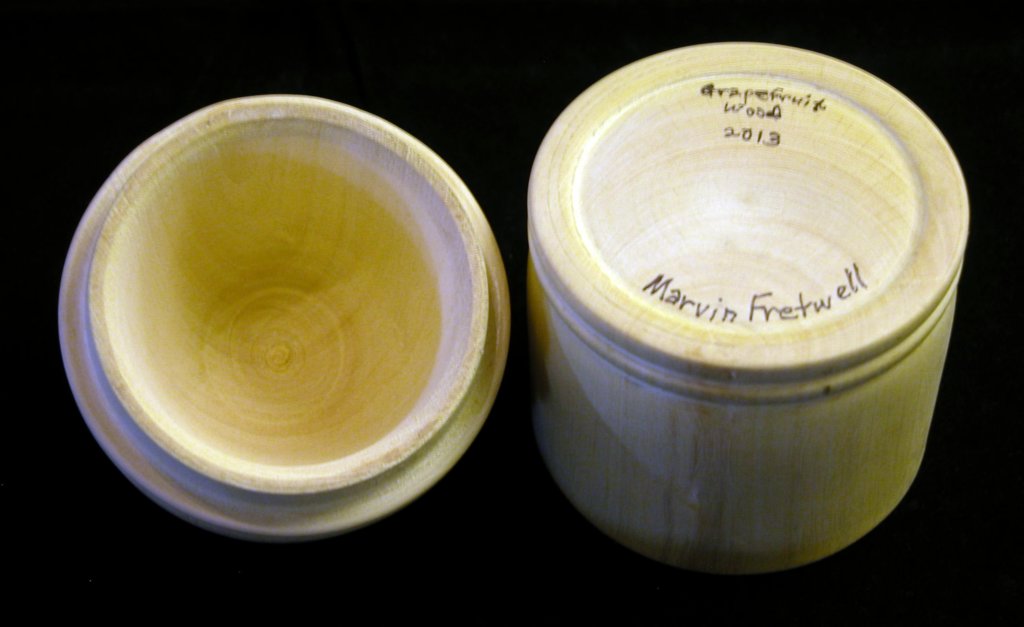 grapefruitwoodliddedbox2.jpg