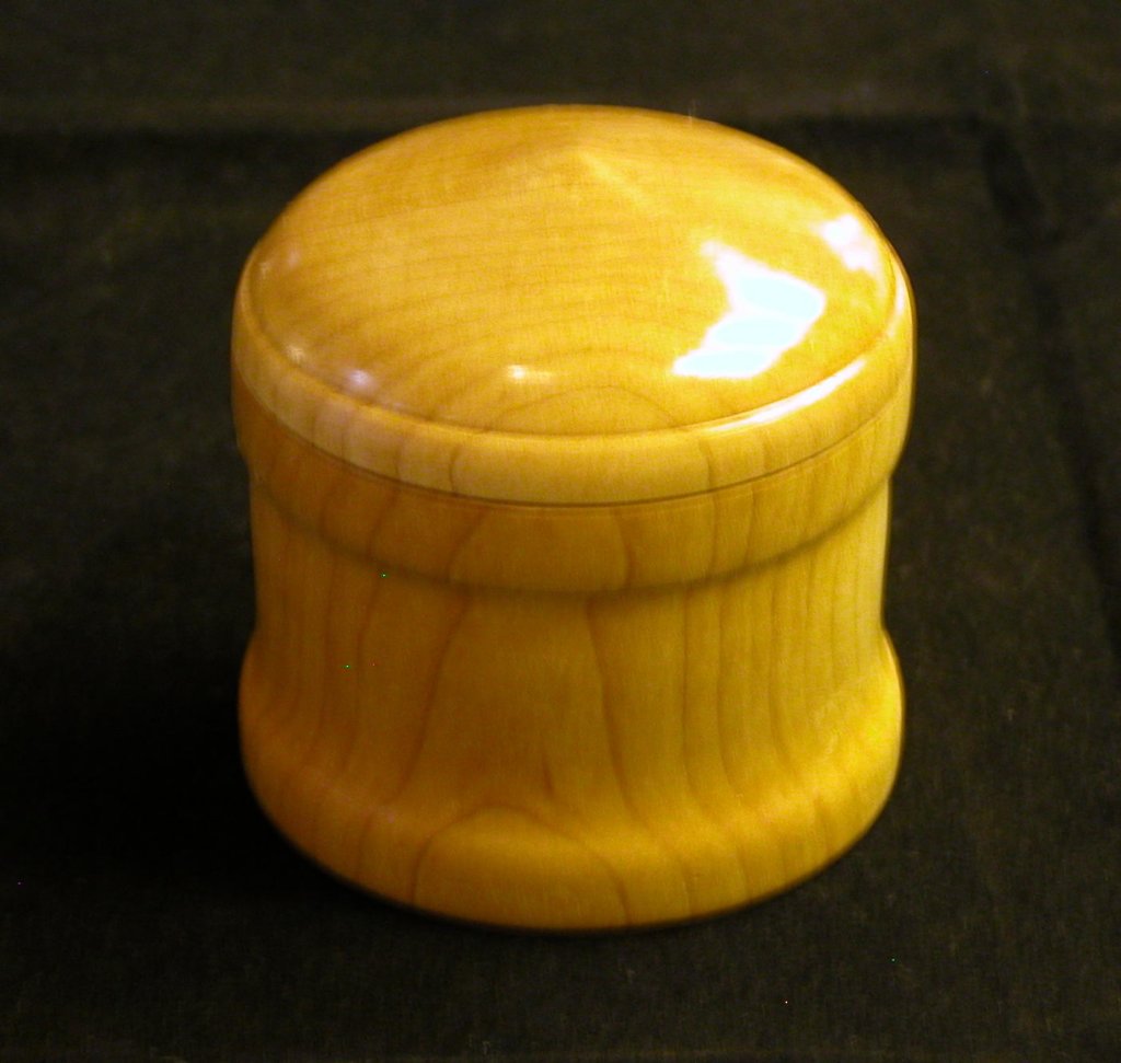 sugarmapleliddedbox2.jpg